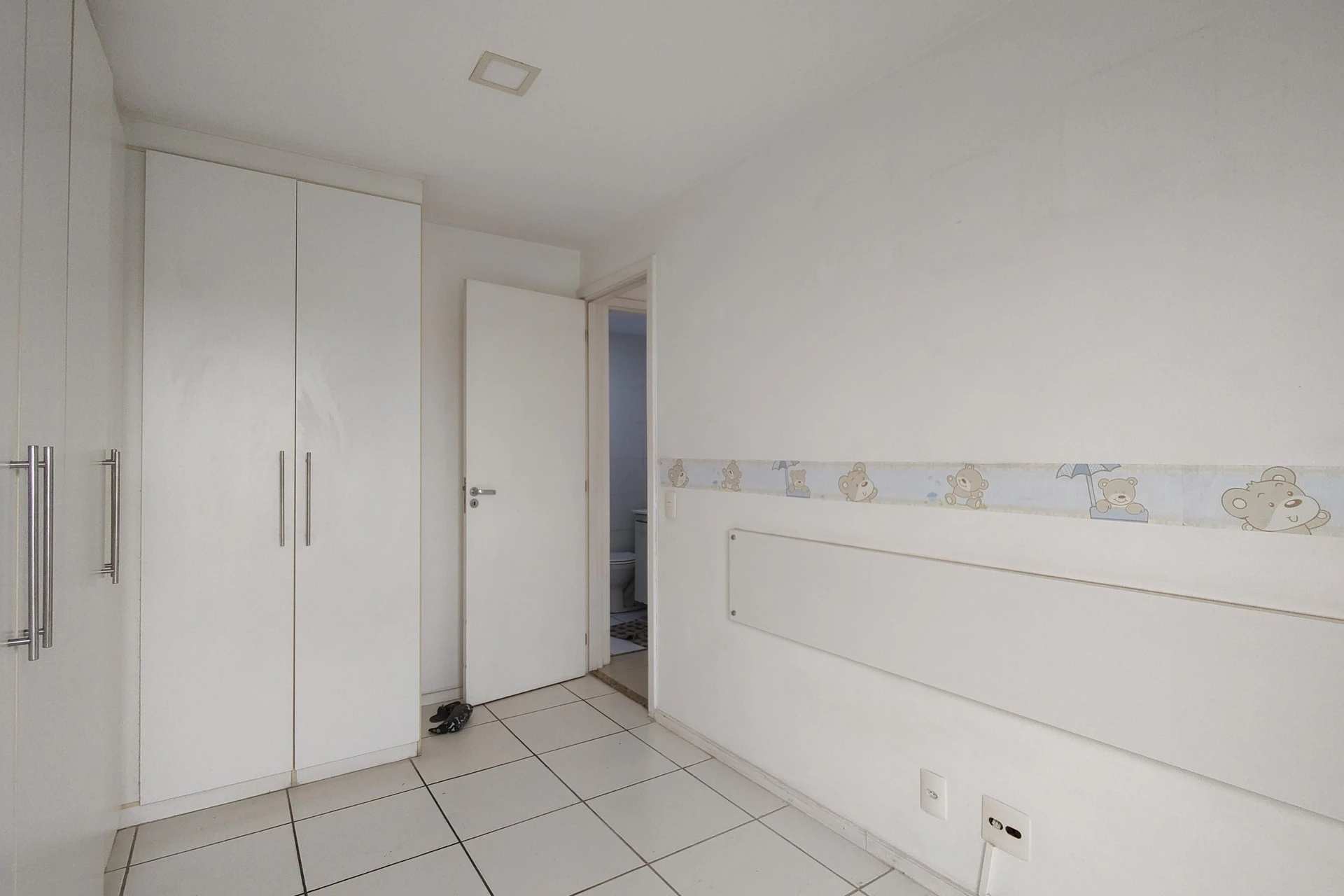 Furnished apartment with 3 bedrooms and 2 parking spots — photo 50