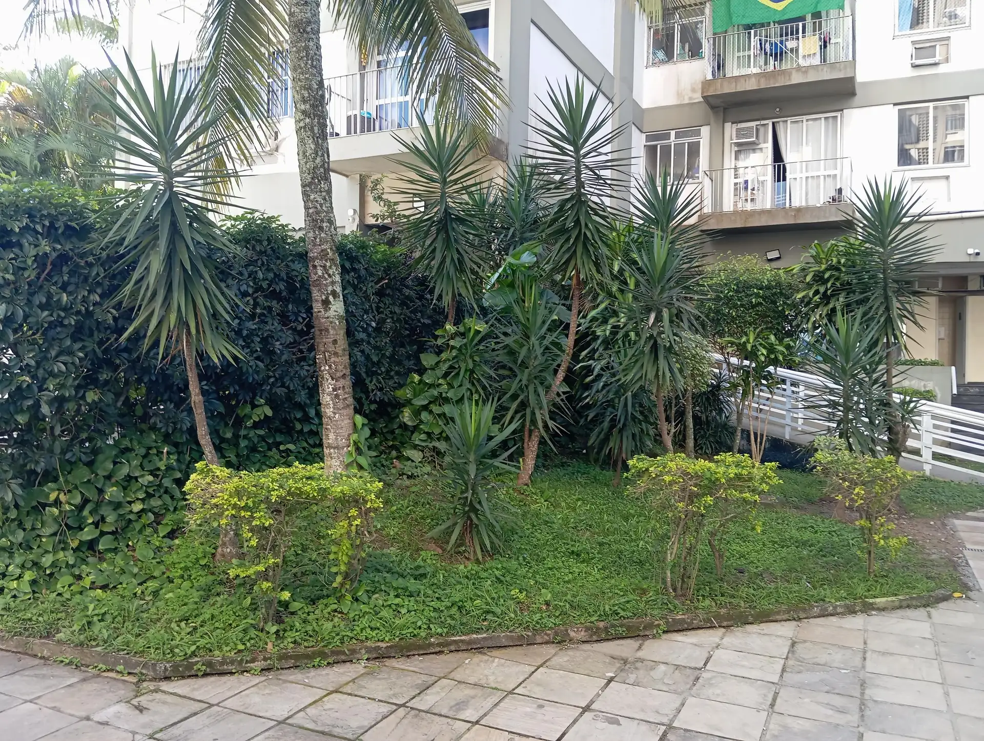 Furnished apartment with 2 bedrooms and a gas stove — photo 24