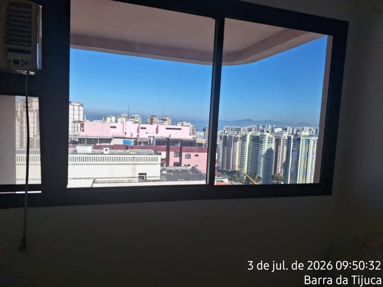 2-bedroom apartment in a building with a gym — photo 38