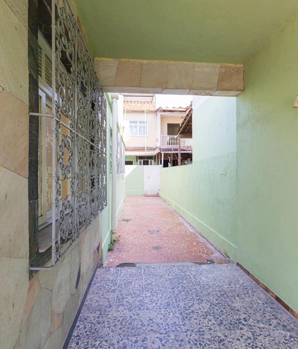 House, 200 m², with a grill on the balcony — photo 45