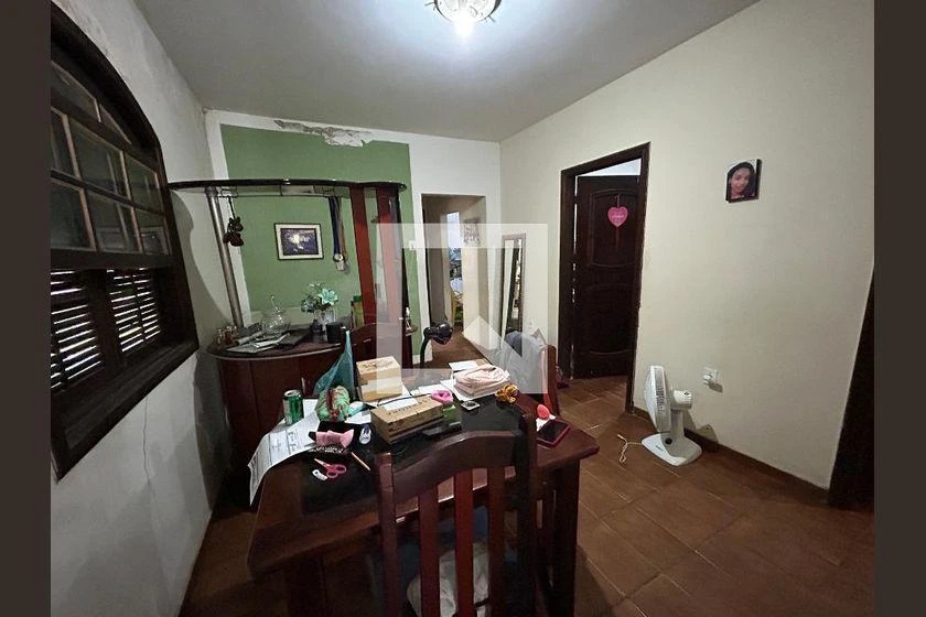 Furnished 3-bedroom house with desk workspace — photo 37
