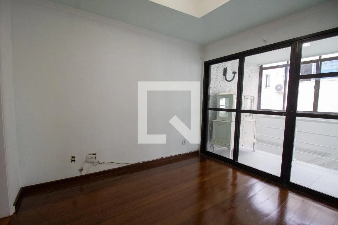 Apartamento sem mobília com 3 quartos e 5 banheiros — photo 17