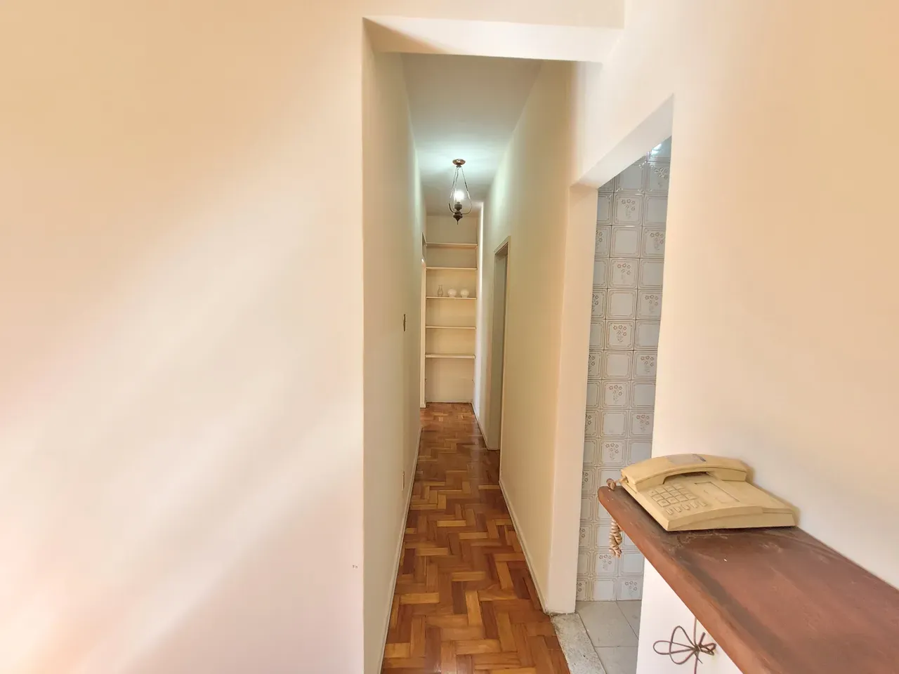 Квартира з 2 спальнями та дерев'яною підлогою або ламінатом — photo 11