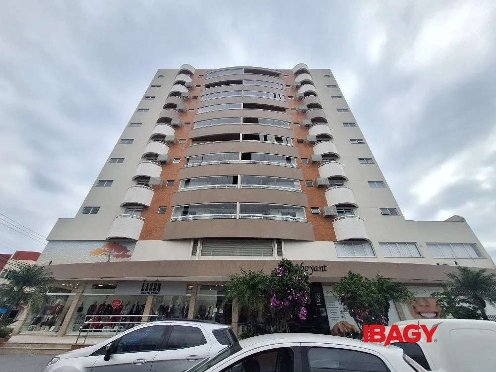 Apartamento amueblado de 4 dormitorios con balcón cerrado y 159 m² — photo 15
