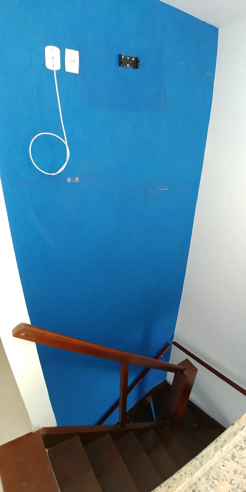 Unfurnished apartment with 3 bedrooms and 2 bathrooms — photo 38