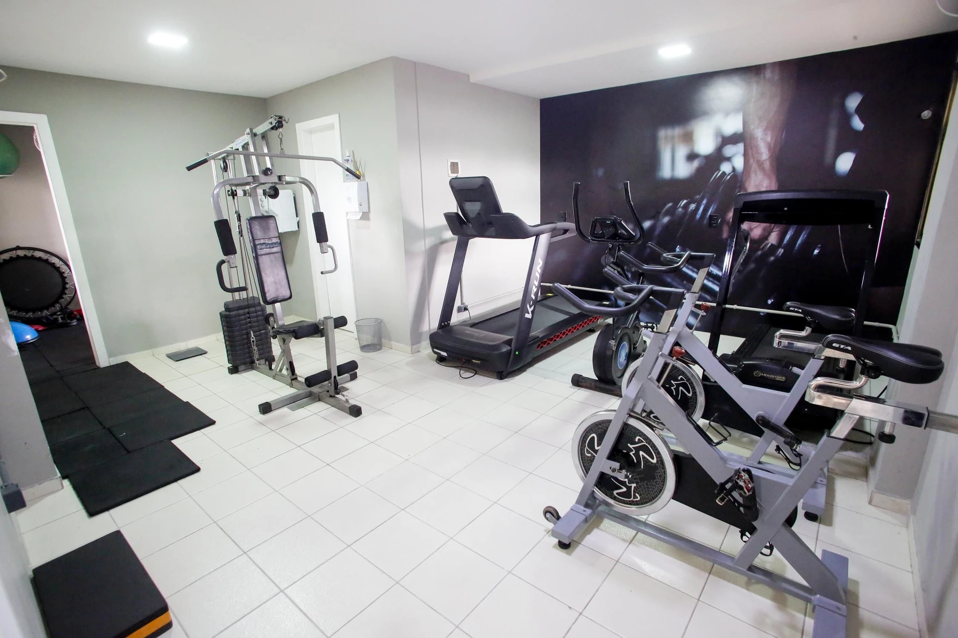 Apartamento mobiliado com 4 quartos e varanda — photo 76