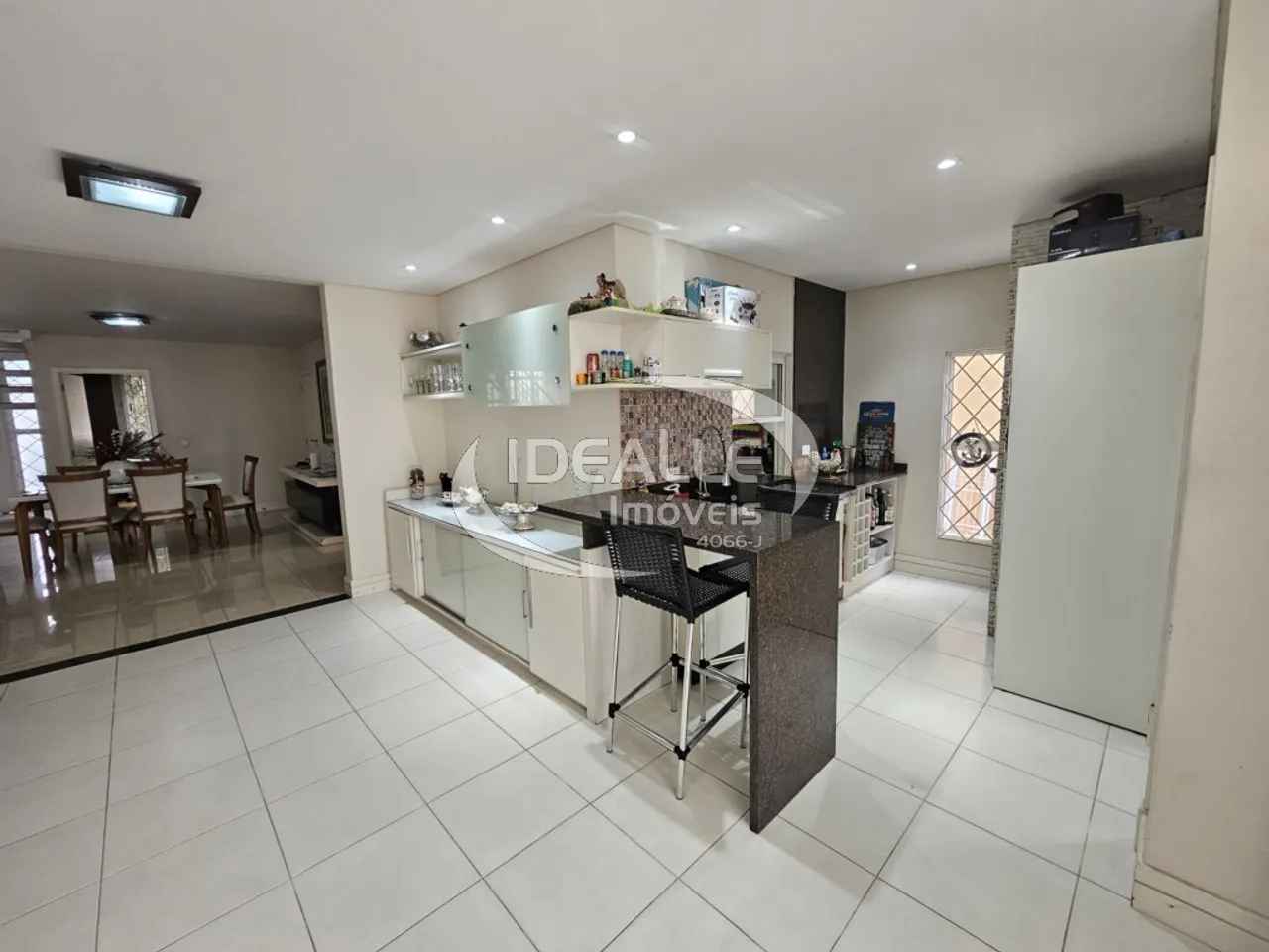 House with 4 en-suite bedrooms and open kitchen — photo 11