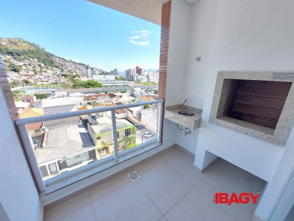 2-bedroom apartment with en-suite and balcony grill