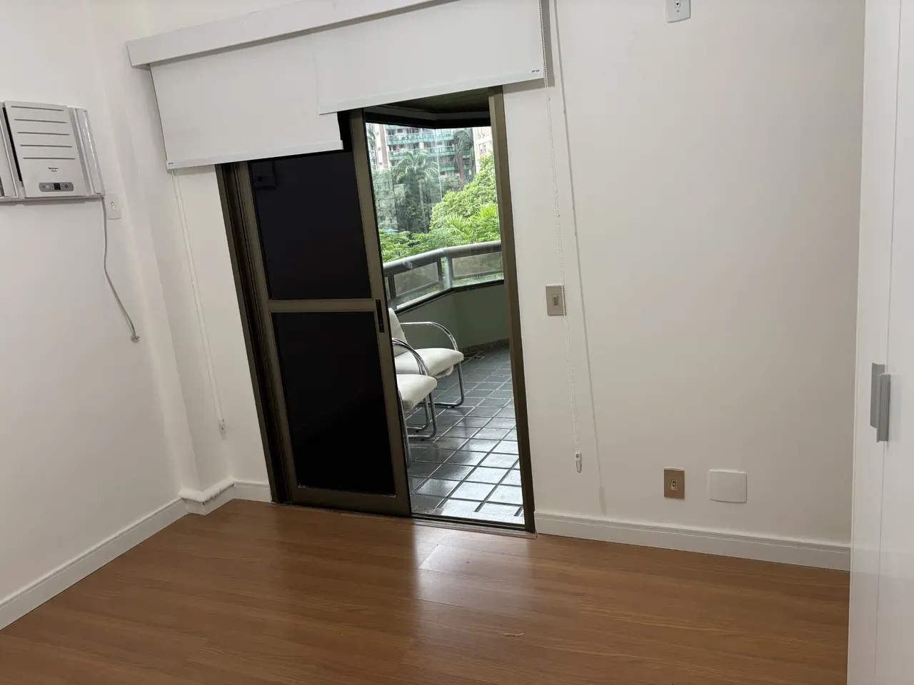2-bedroom apartment with a mountain view in Rio de Janeiro — photo 27