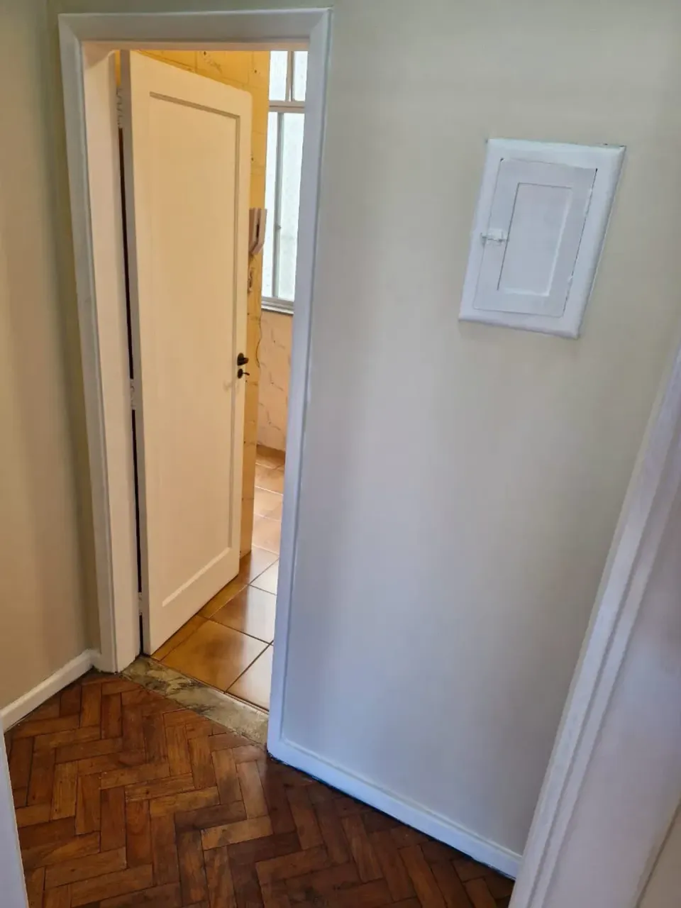 65 m² apartment with a closed kitchen and gas stove — photo 16