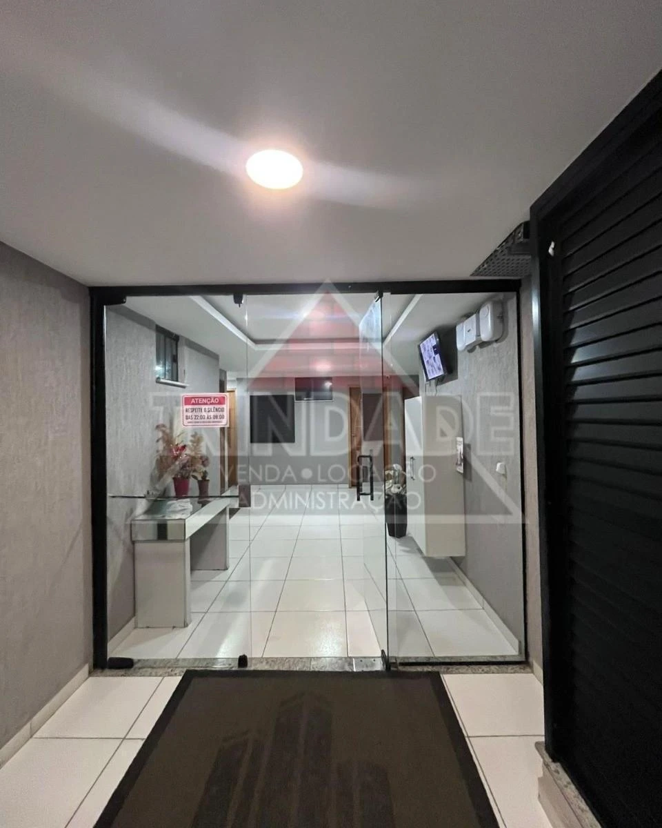 One-bedroom apartment with a washing machine — photo 6