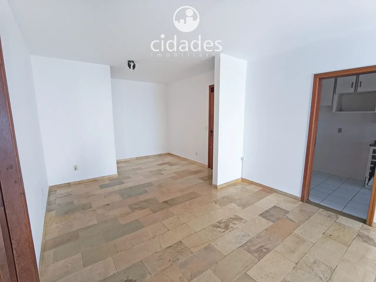 3-bedroom apartment, 1 with its own bathroom, 104 m²