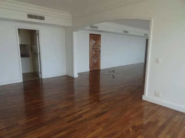 Water view in a 4-bedroom apartment, 350 m² — photo 4