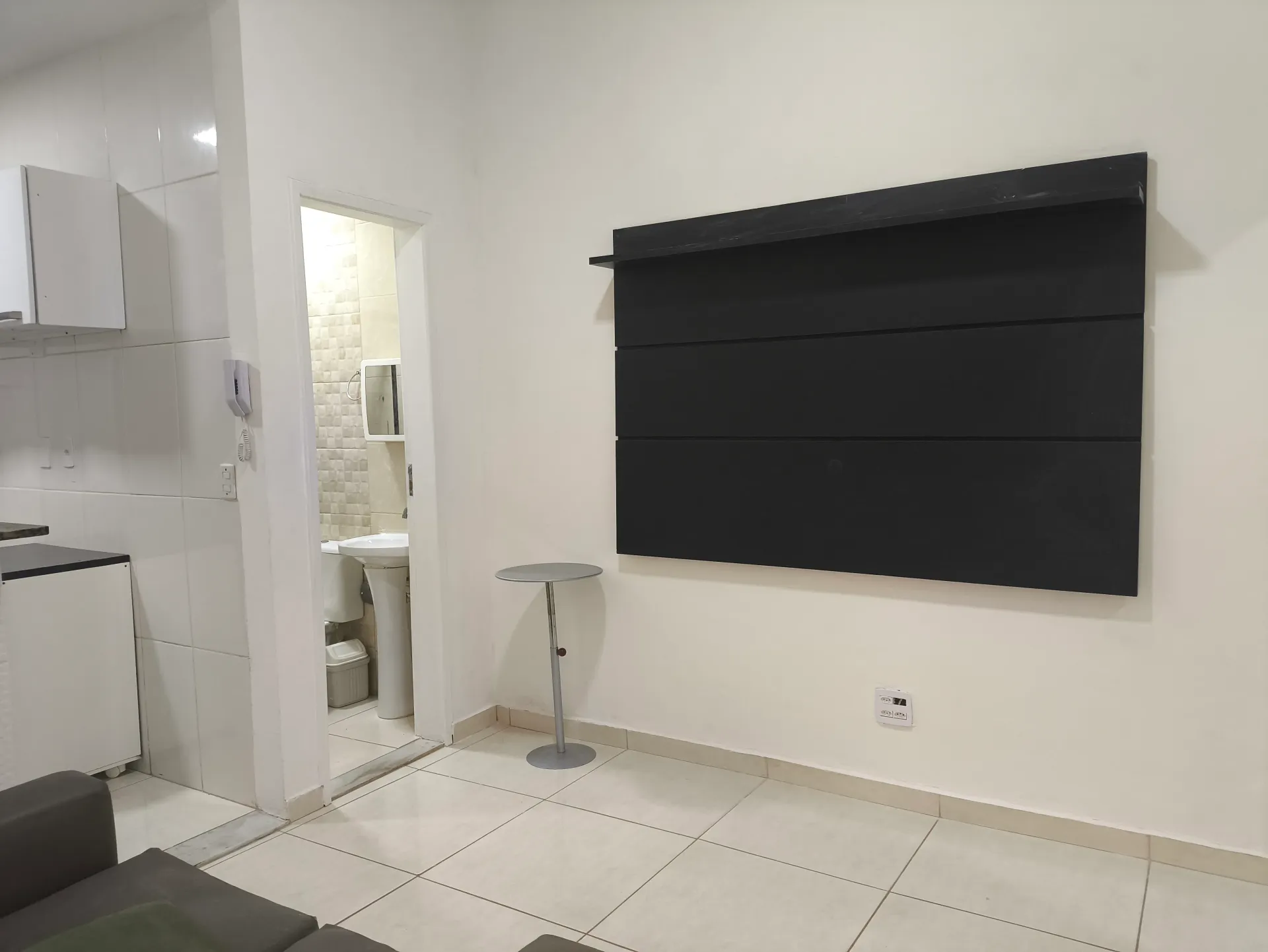 One-bedroom apartment with a washing machine — photo 15