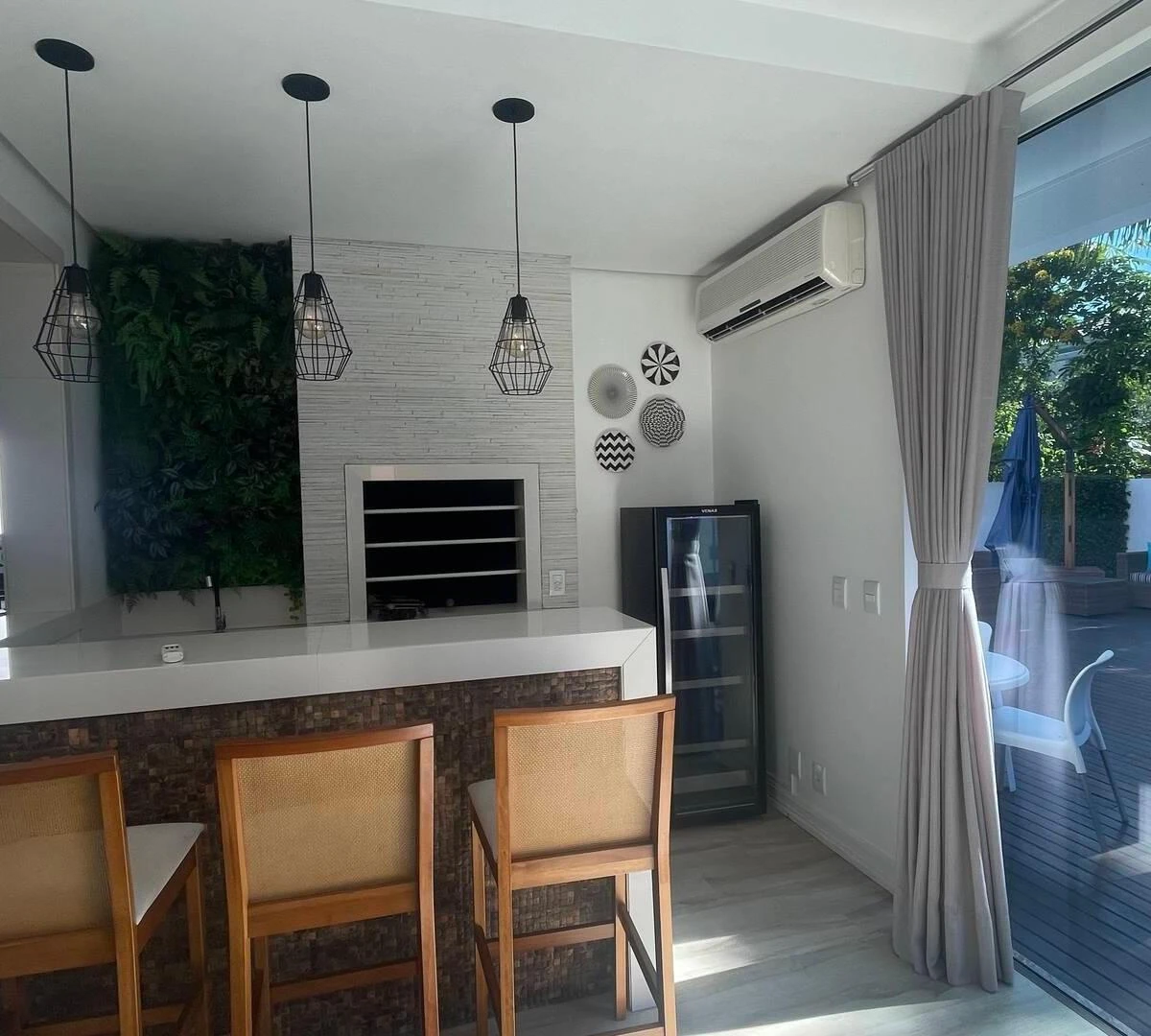 Home office in a 4-bedroom house, 320 m² — photo 2