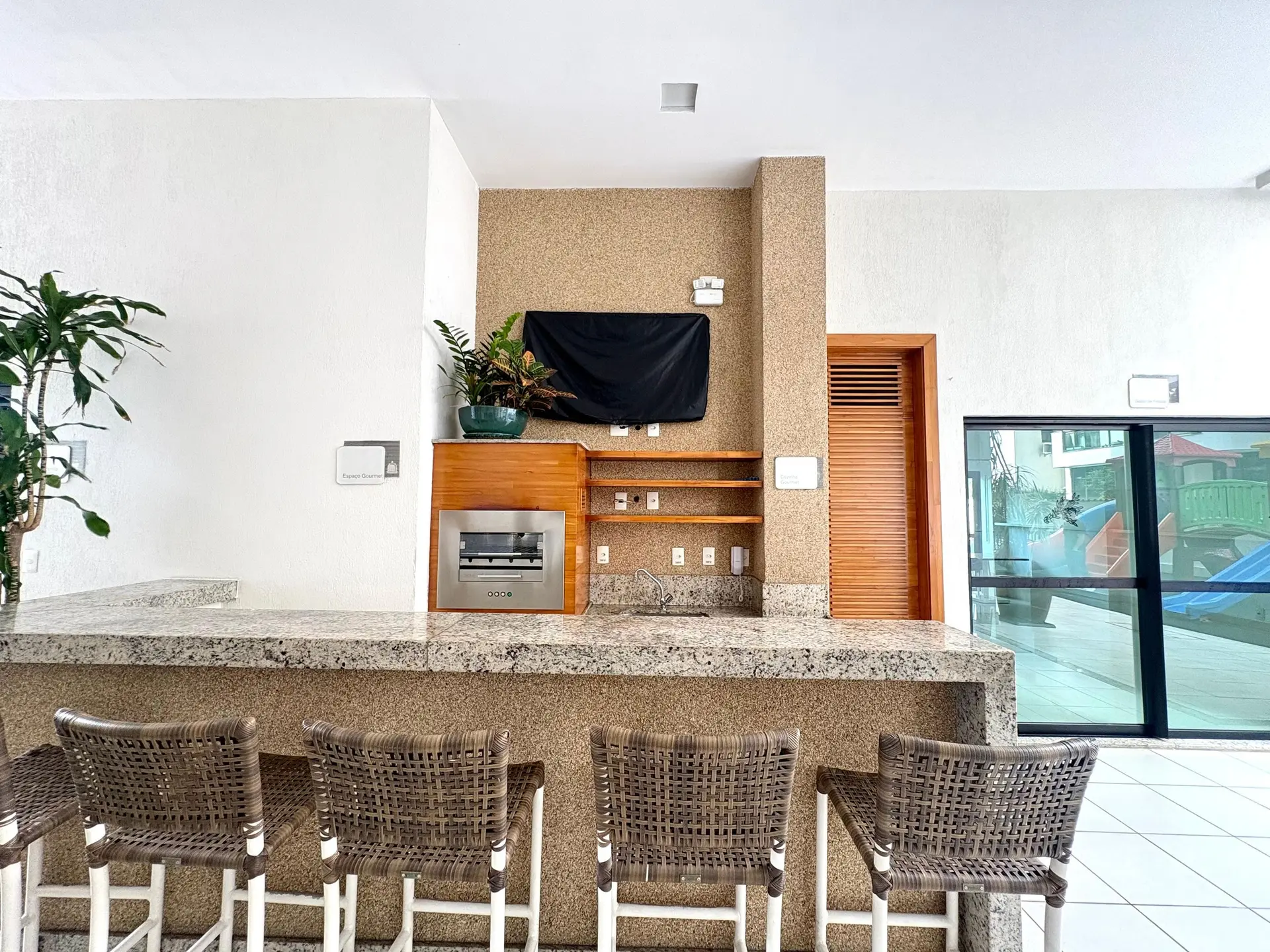 2-bedroom apartment with floor-to-ceiling windows — photo 20