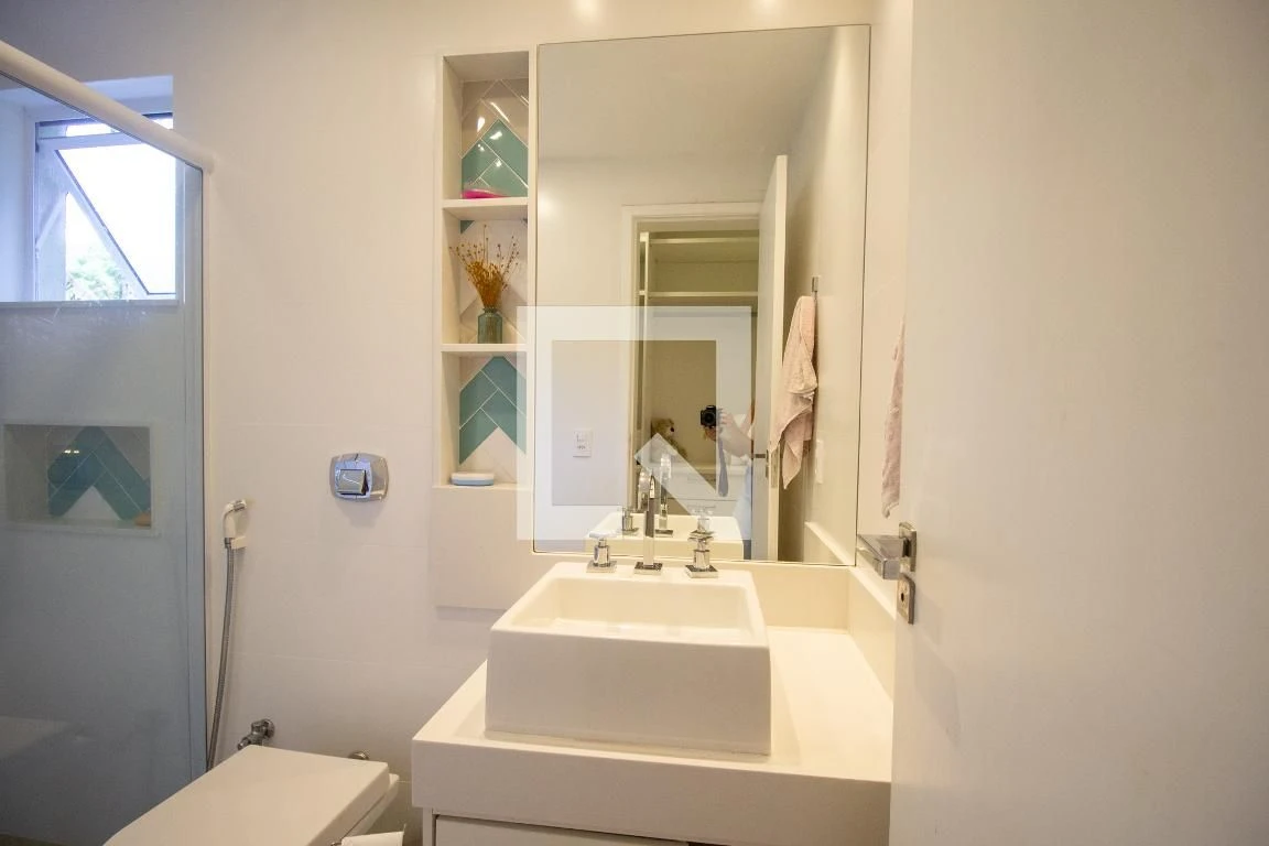 4-bedroom house with a bathtub in Rio de Janeiro — photo 48