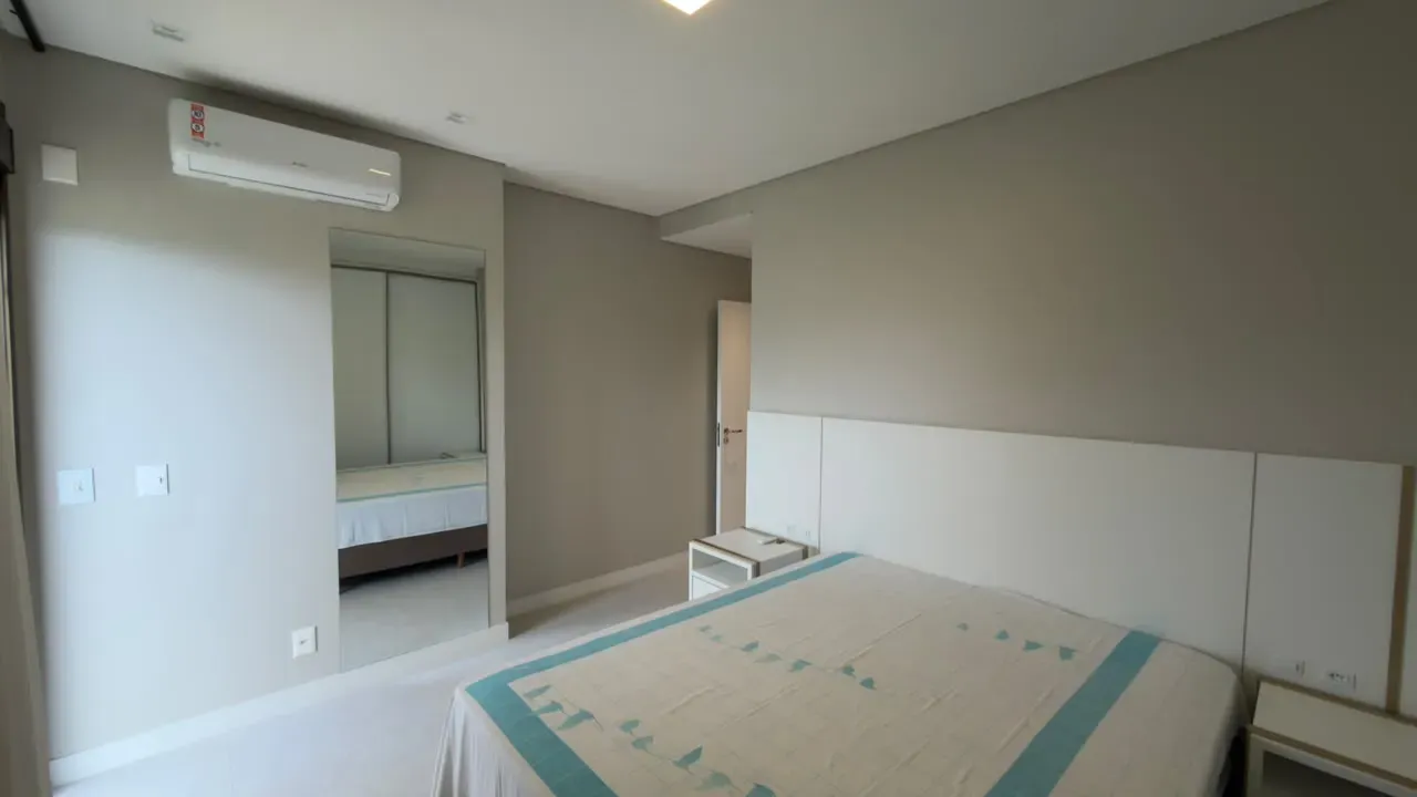 Furnished apartment with open-plan kitchen and 3 en-suites — photo 8