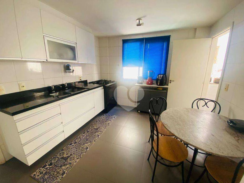 2-bedroom penthouse with en-suite baths and 155 m² — photo 6