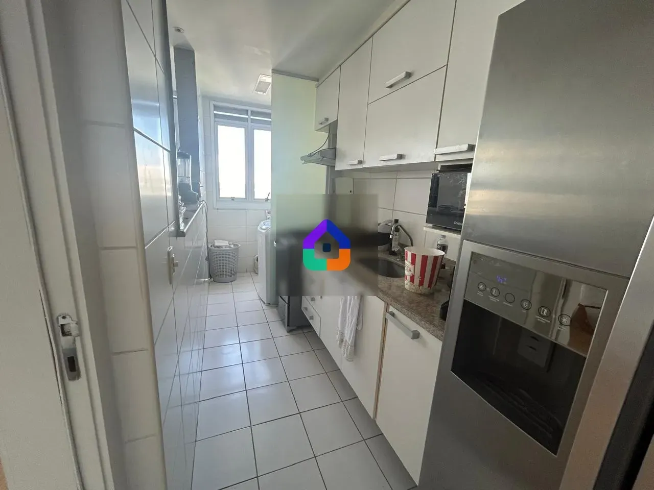 Apartamento com 4 quartos e varanda fechada de vidro — photo 29