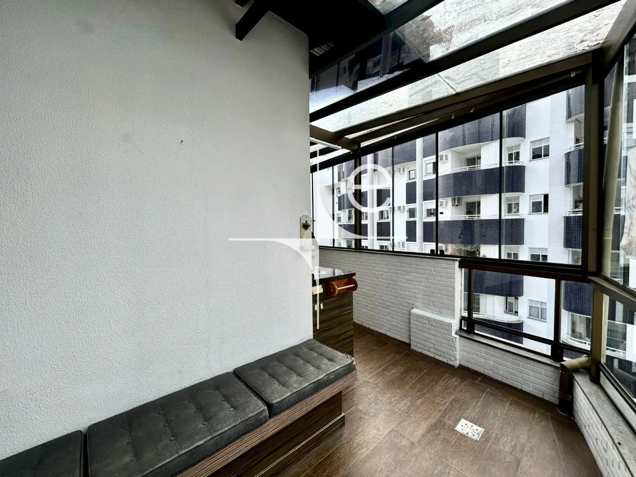 Apartamento amueblado de 3 dormitorios con asador en la terraza — photo 10