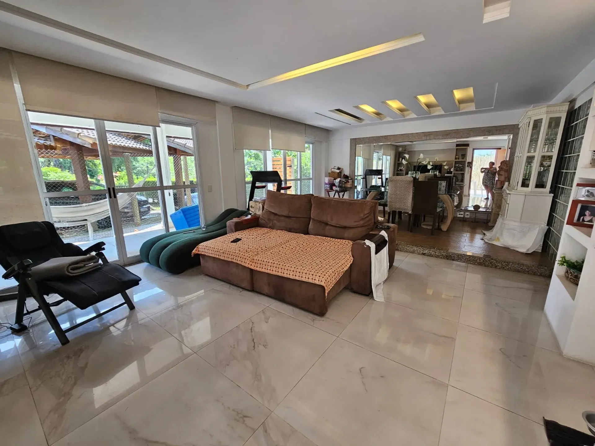 Furnished 206 m² house with 5 bedrooms and 5 baths — photo 8
