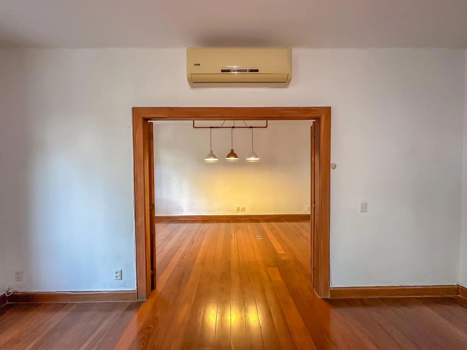 Apartment, 275 m², with a glass-enclosed balcony — photo 23