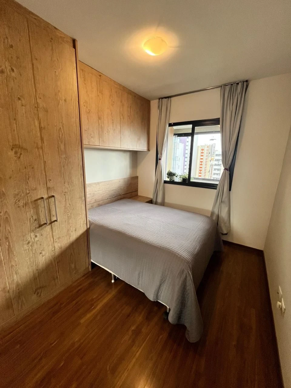 Furnished apartment, 48 m², with a glass-enclosed balcony — photo 4