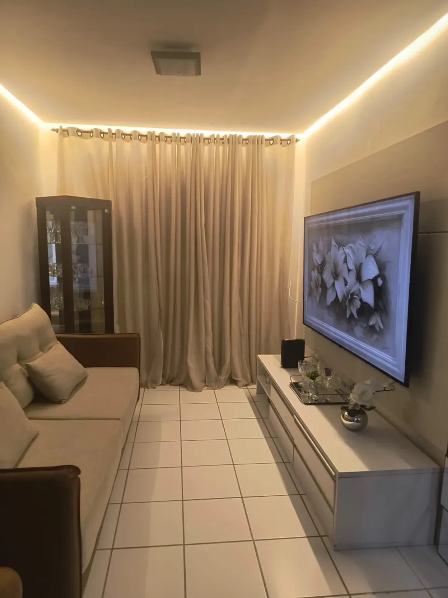 2-bedroom apartment in a building with a coworking space — photo 11