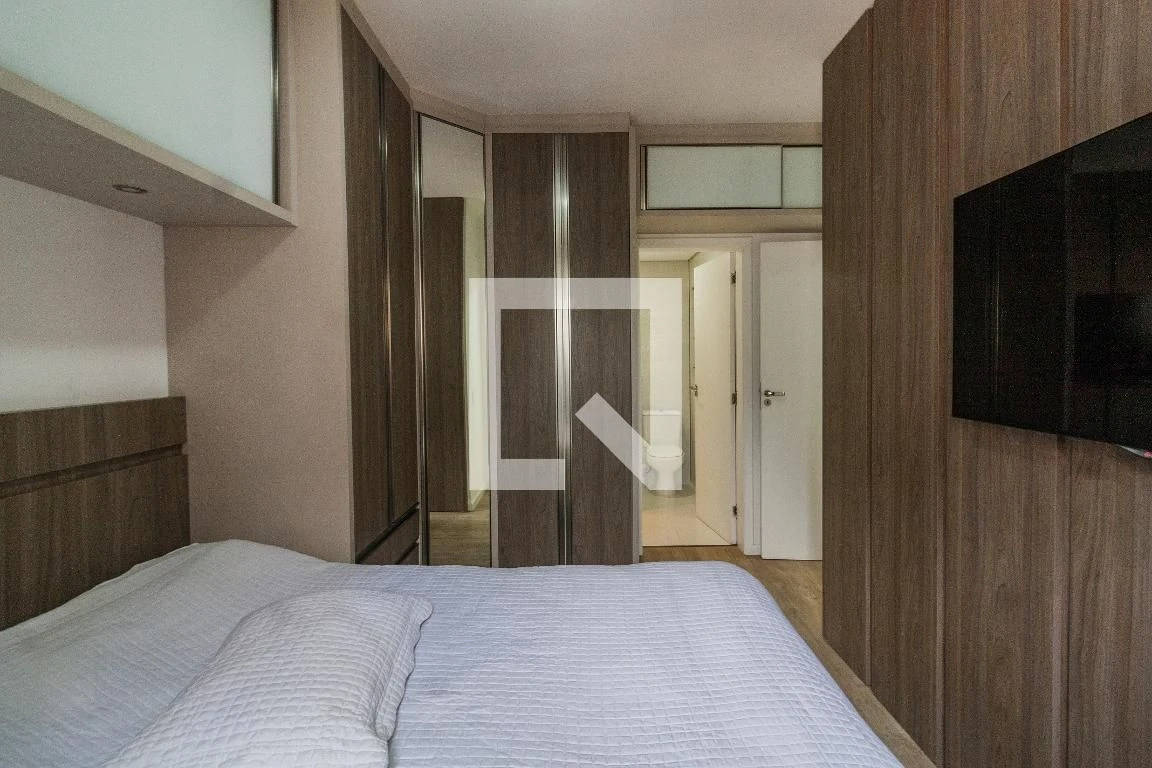 Furnished apartment, 77 m², with a glass-enclosed balcony — photo 31