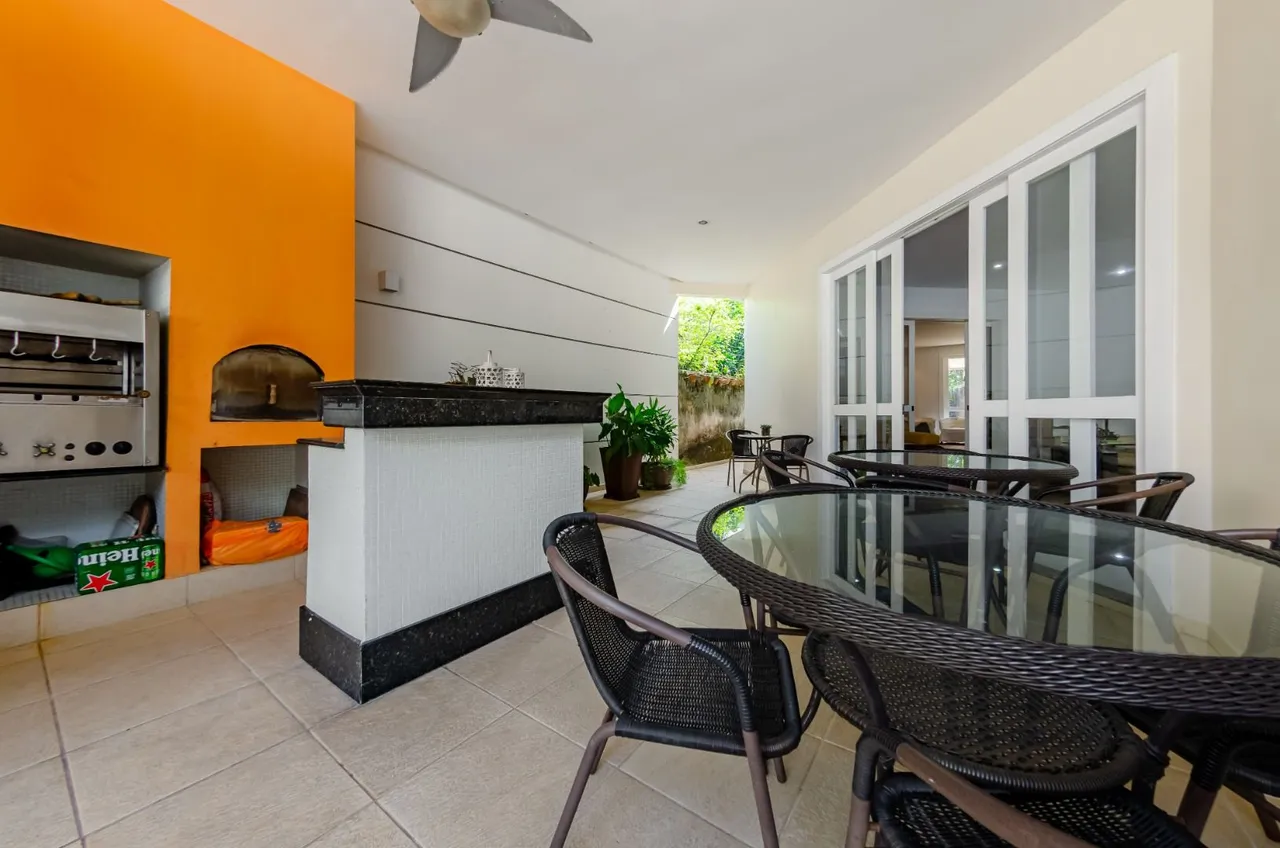 Furnished house with 5 bedrooms and 690 m², 5 parking — photo 8