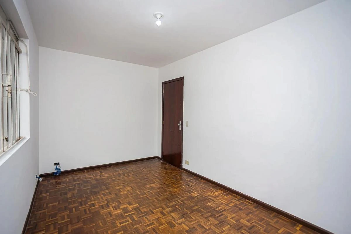 Apartamento com piso de madeira ou laminado, Cabral — photo 9