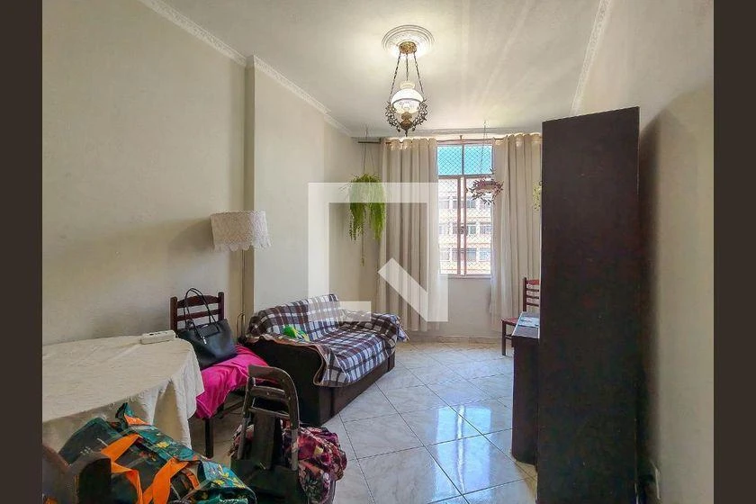 3-bedroom apartment with a home office