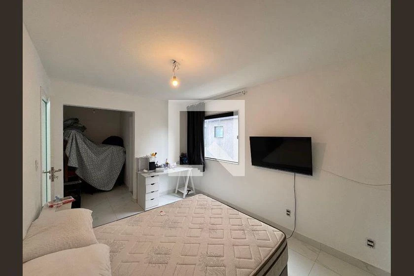 Condominium house with 3 en-suite bedrooms — photo 32