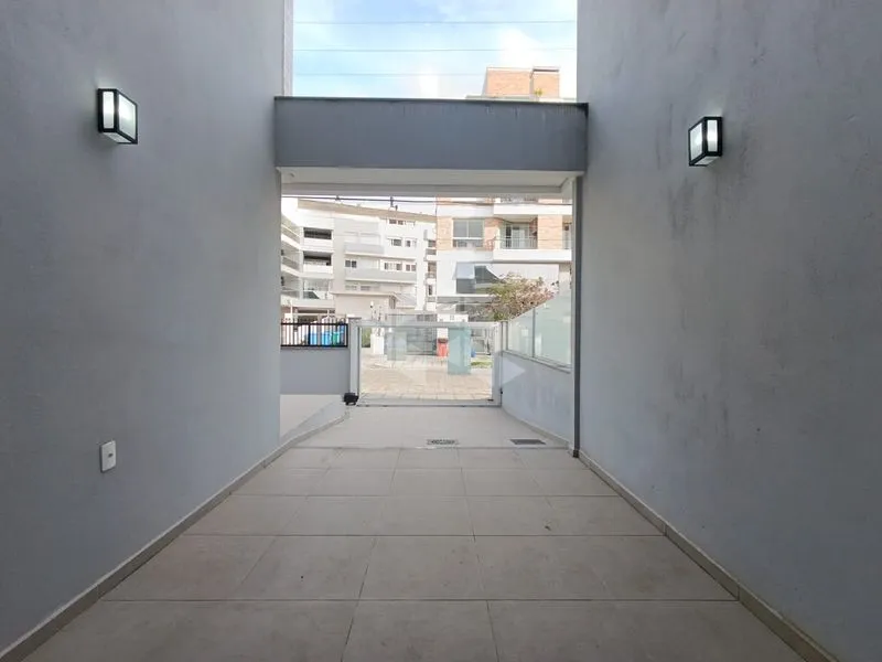 Casa con 4 suites y 184 m²; 2 plazas y balcón — photo 14