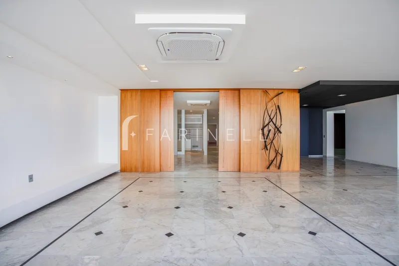 Floor-to-ceiling windows in a 3-bedroom apartment, 465 m² — photo 13