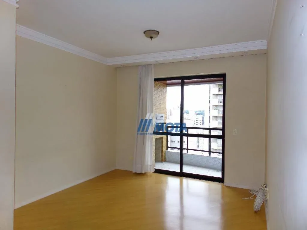 3-bedroom apartment with a bathtub — photo 11