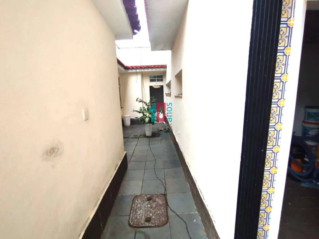 Street house 445 m² with 4 bedrooms and 1 en-suite — photo 25
