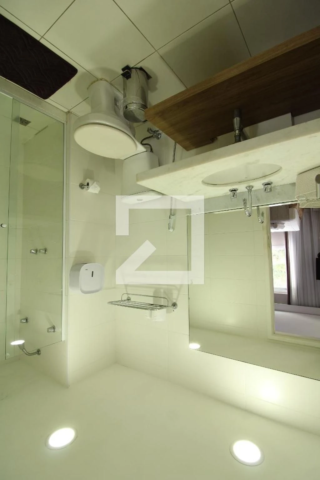 1-bedroom apartment with a glassed-in balcony — photo 32