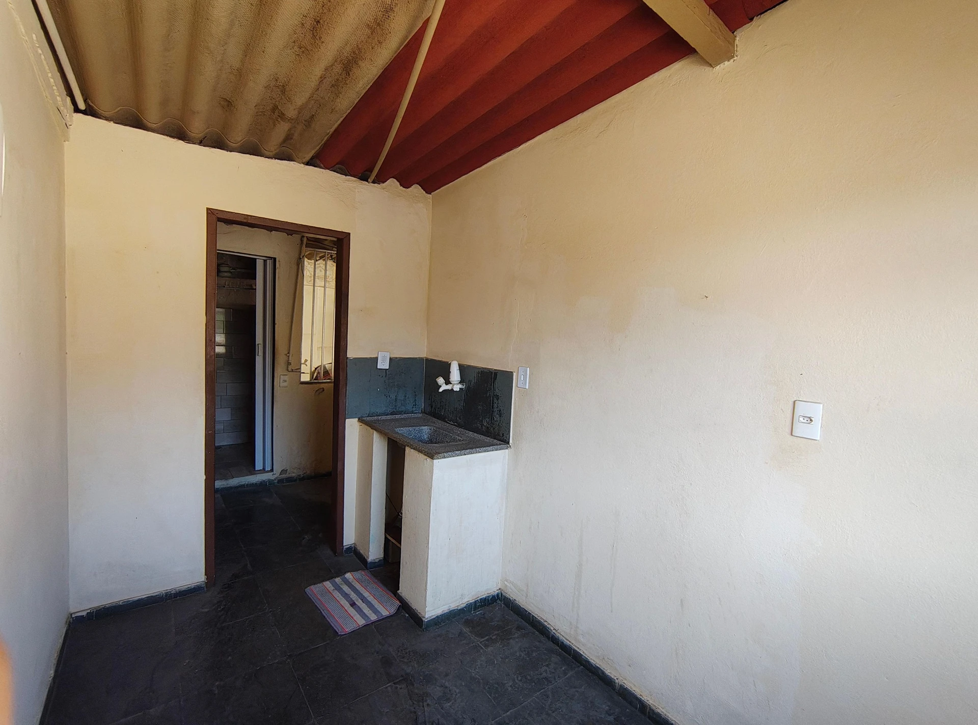 Rental house with 1 bedroom, 1 bathroom, no parking — photo 12