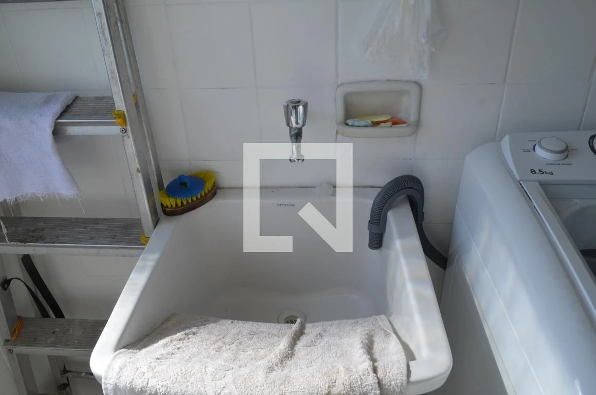 3-bedroom apartment in a building with a pool — photo 44
