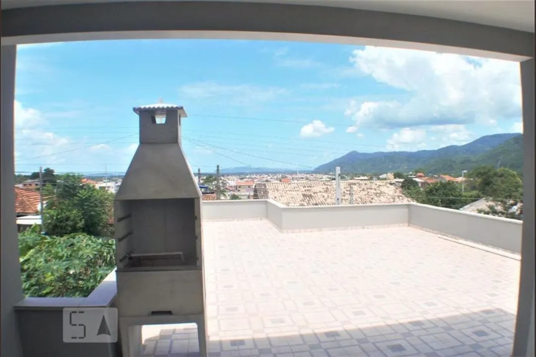 3-bedroom house with a grill on the balcony in Florianópolis — photo 15