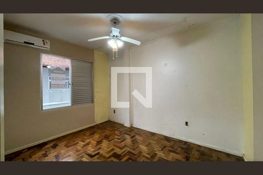 Wood or laminate floors in a 3-bedroom apartment, 70 m² — photo 17