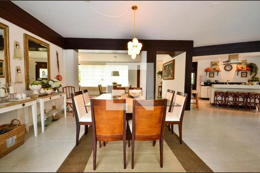 Casa sem mobília com cozinha americana e 6 quartos — photo 12