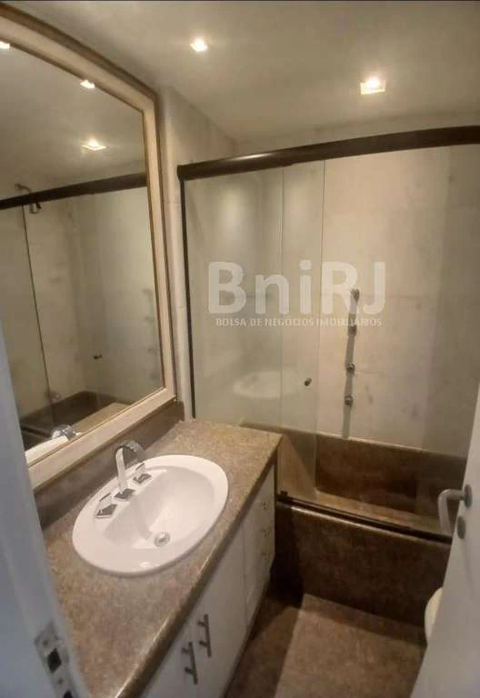 4-bedroom apartment with 2 en-suite baths and a guest WC — photo 17
