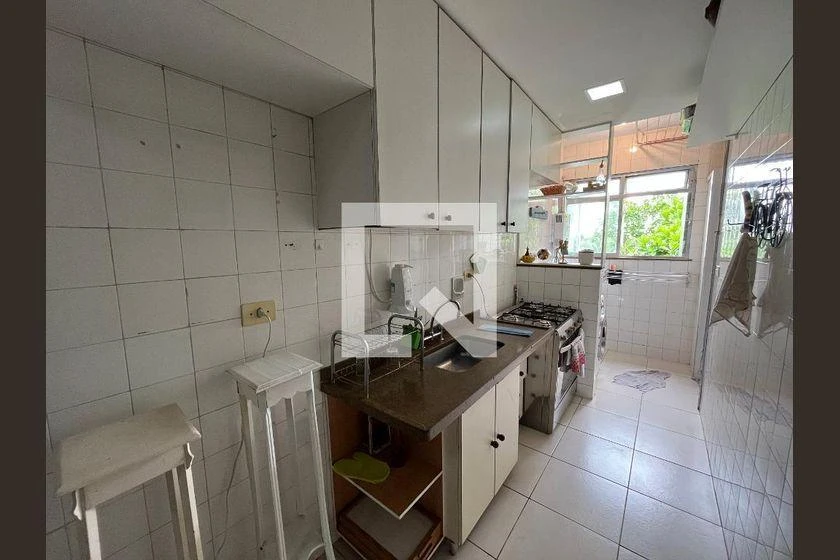 Furnished apartment, 86 m², with a glass-enclosed balcony — photo 11