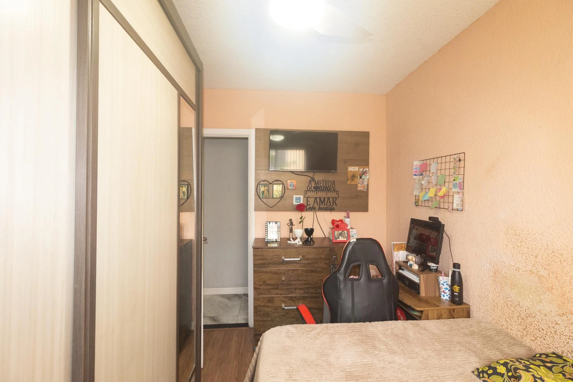 Furnished 2-bedroom apartment with 1 bathroom and parking — photo 34