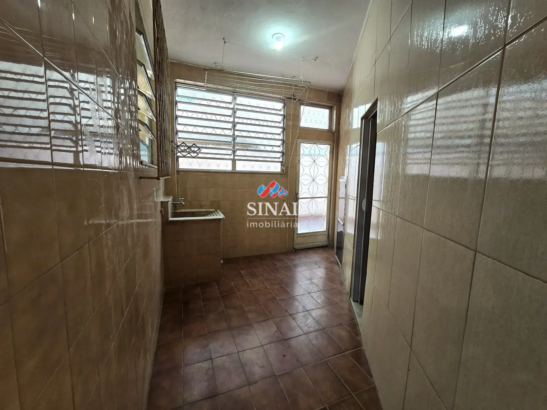 Casa com 4 quartos, 4 banheiros e 8 vagas — photo 37