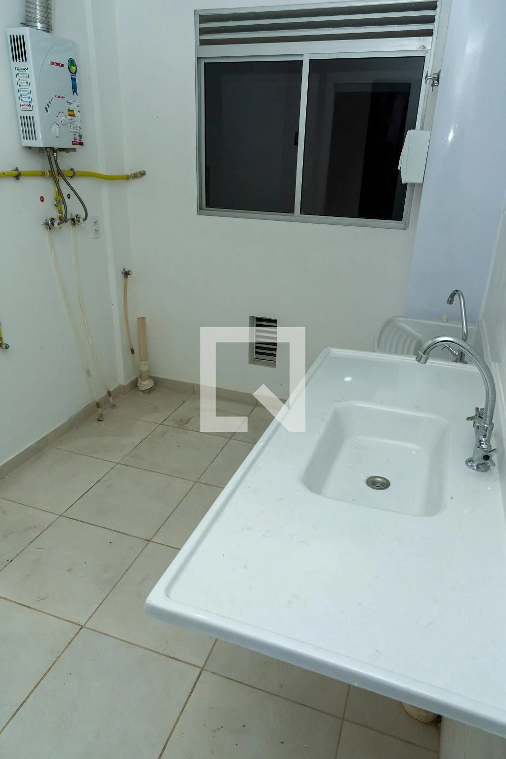 2-bedroom apartment in a building with a gym — photo 49