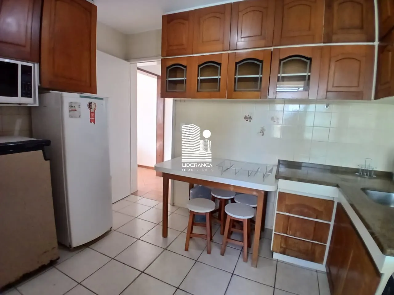 Apartamento de 3 dormitórios com cozinha a gás, 154 m² — photo 12